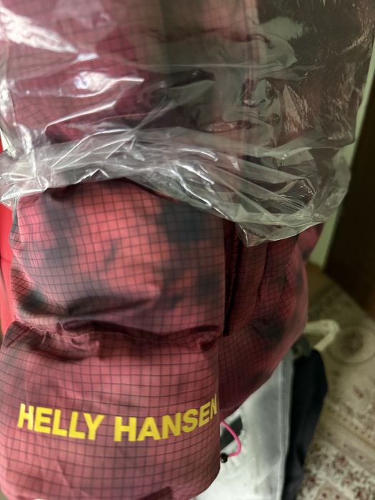 Final sezon! Geaca iarna Helly Hansen Puffer Reversible M