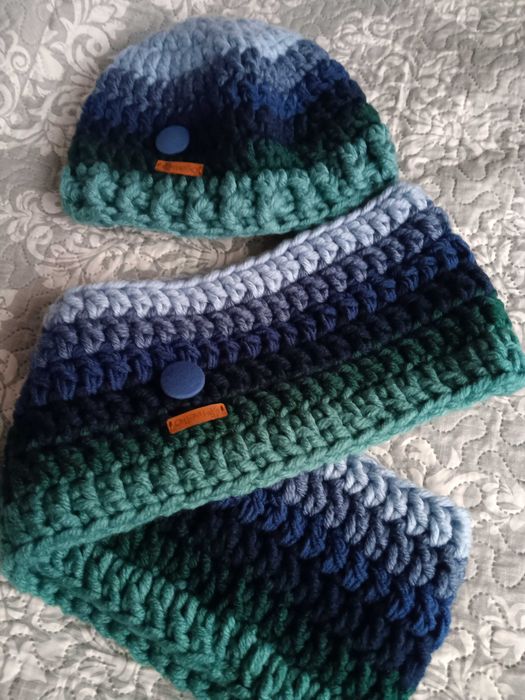 Шапка и шал ръчно плетени