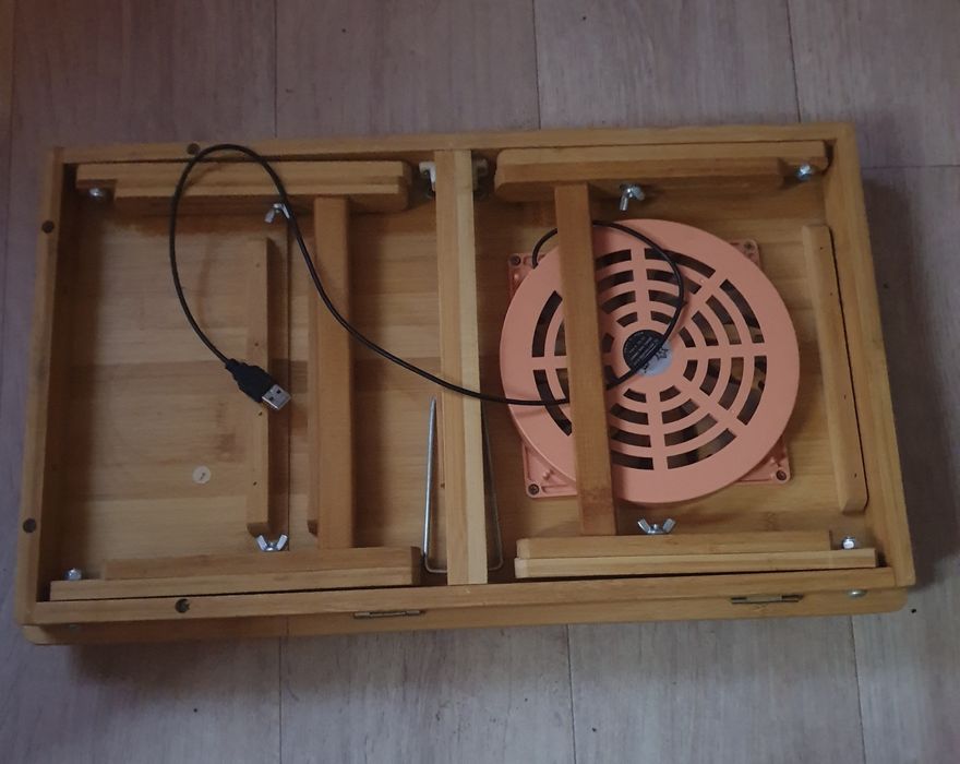 Бамбуковая подставка для ноутбука.