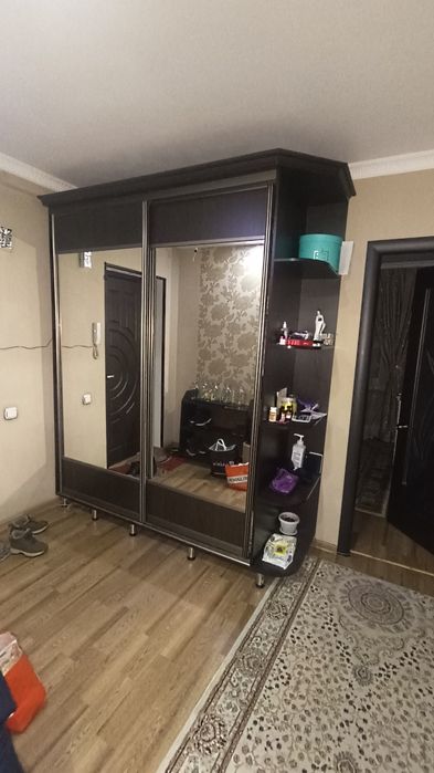 Продам прихожий шкаф