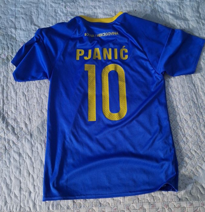 Tricou cu bosnia