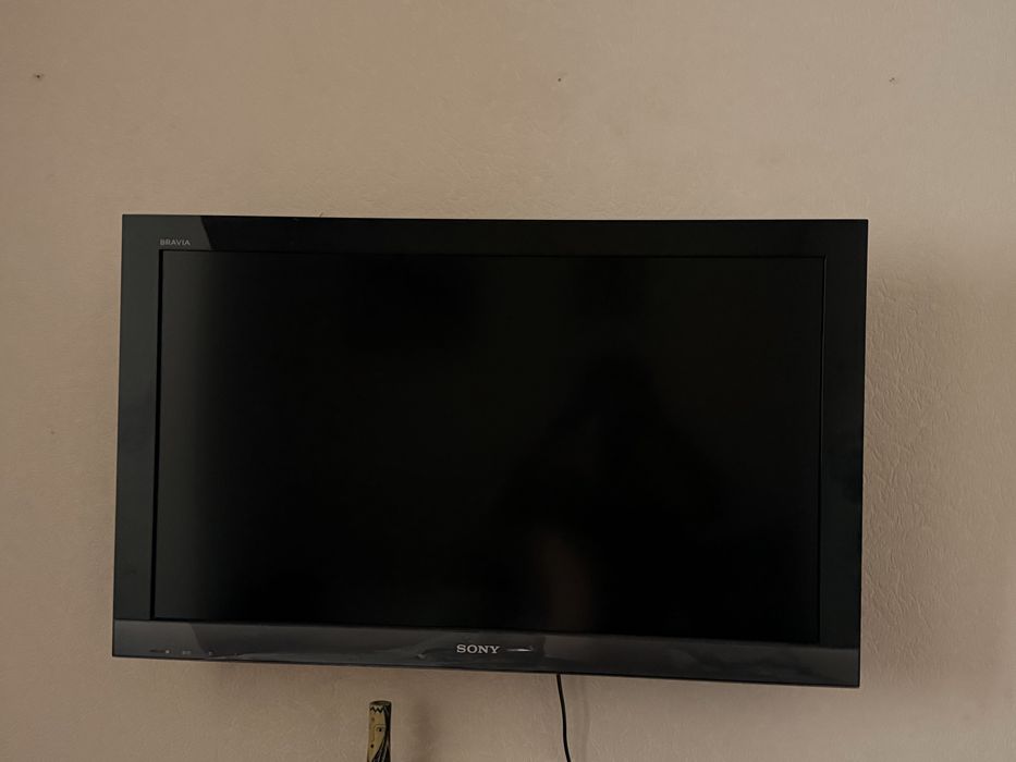 Продаю 2 телевизора Sony bravia, большой и средний