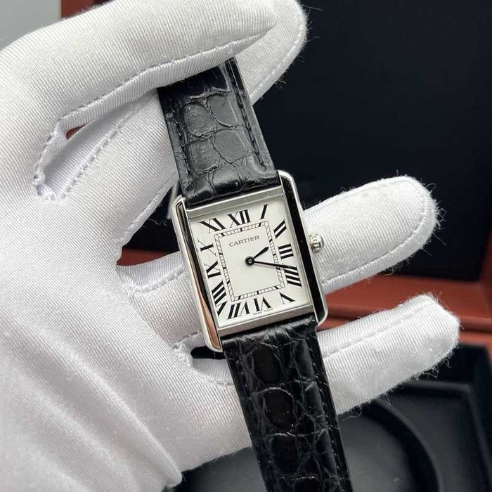 Кварцов мъжки часовник Cartier Tank Must