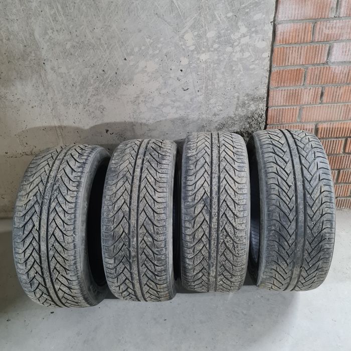 Продам. Шины R20