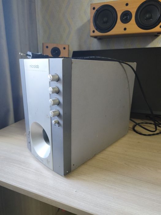 Сабвуфер microlab M-1700 5.1