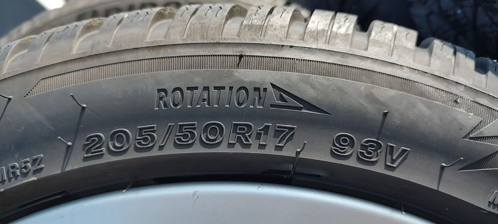 Vand jante originale BMW seria 1 cu anvelope iarna