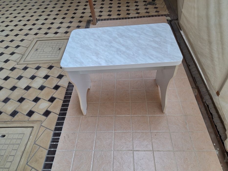 Детский столик или мини журнальный столик