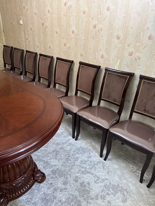 Продам 6  стульев