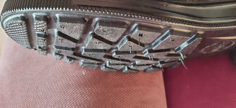 Cizme scurte piele si imblanite UVEX S2 marimea 43