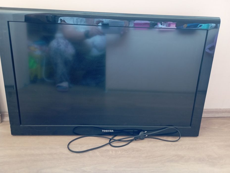 Телевизор Тошиба 32'' с нужда от обновяване на софтуера може коментар