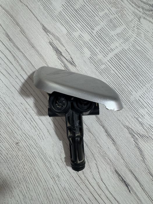 крышка омывателя фар максима а33