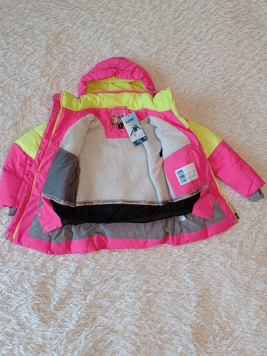 Зимняя куртка на девочку.