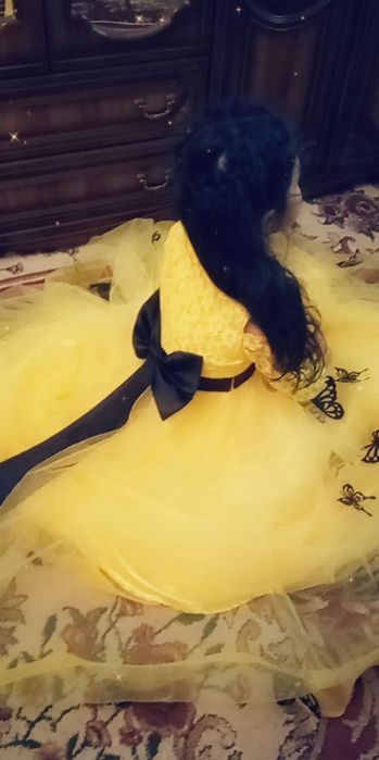 Vicherniy qizchalar uchun kuylak sotiladi