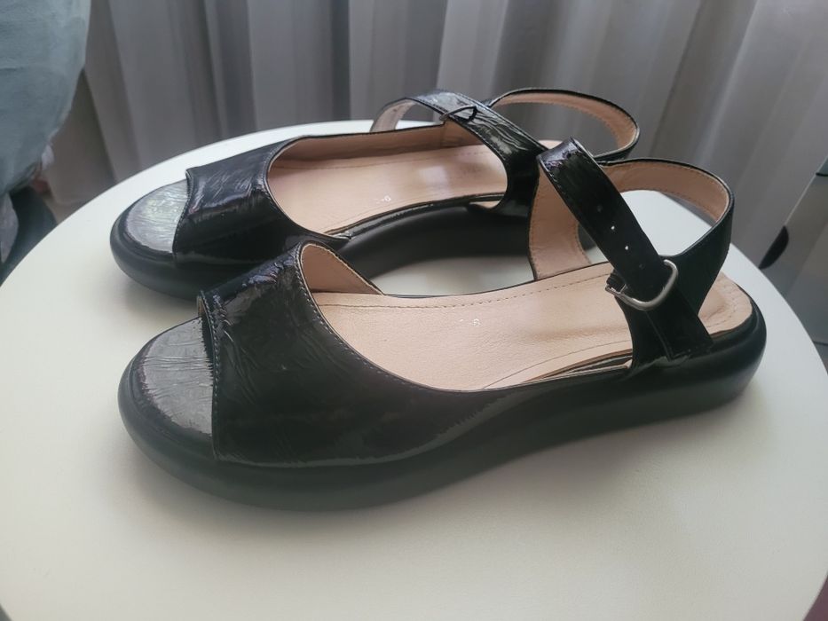 Сандалии женские