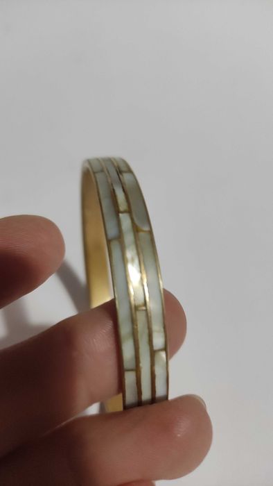 Гривна от месинг и естествен седеф