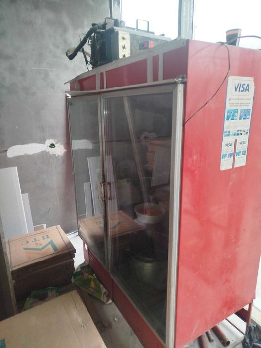 Vitrinali sovutgich shkaf