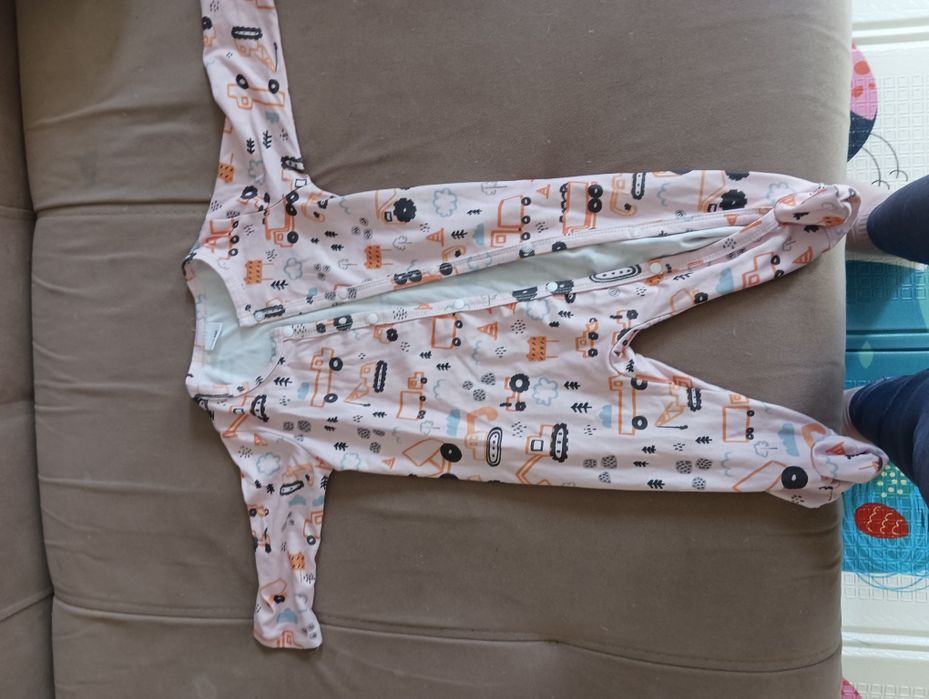 Продам вещи 6месяцев