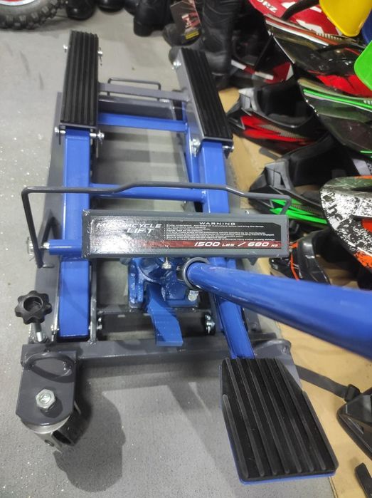 Хидравличен крик за мотор