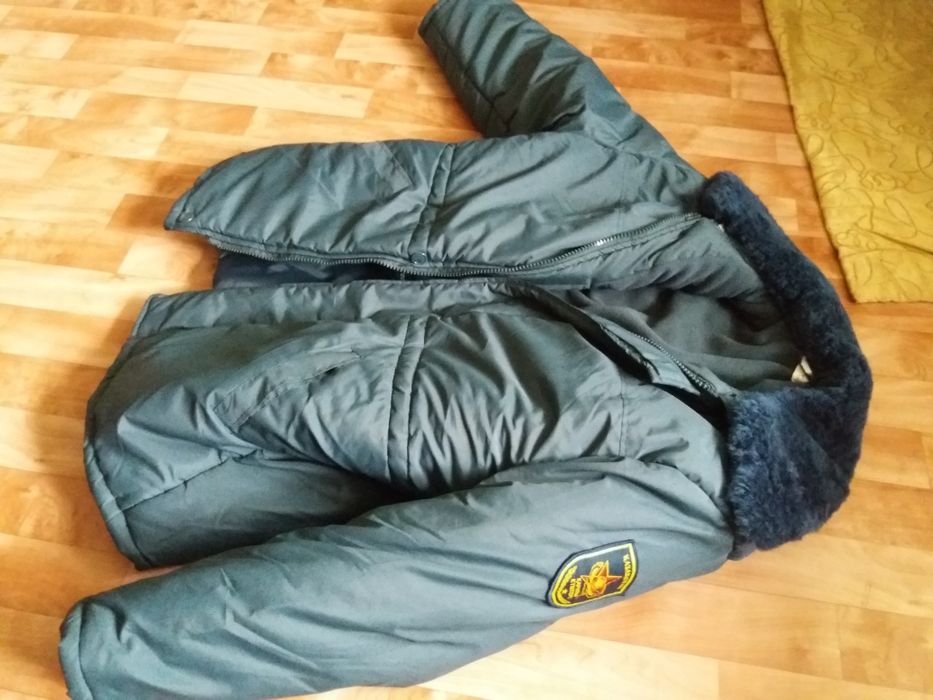продам бушлаты 3штук  и шубы итд