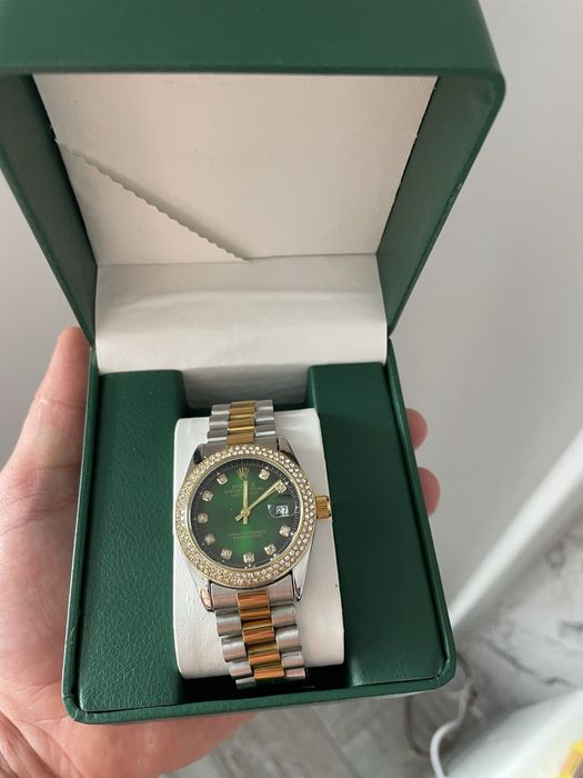 Продам часы срочно