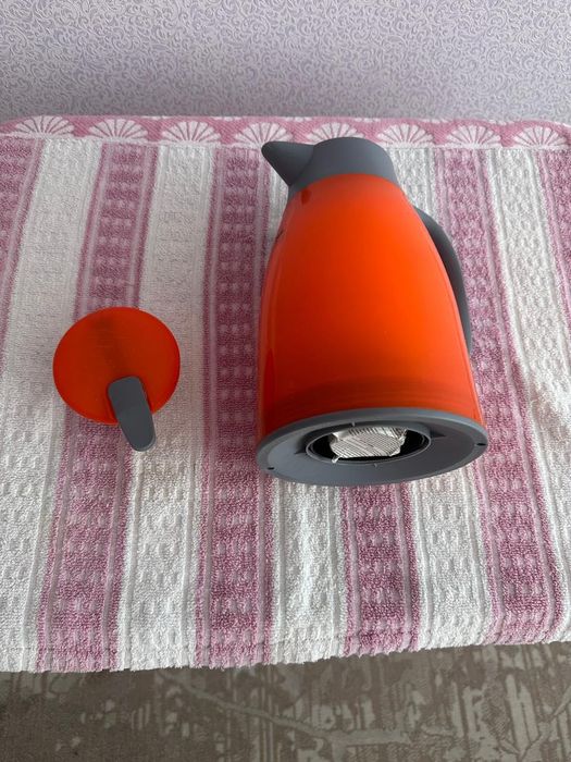 Термос в хорошем состоянии, 3,000тг.