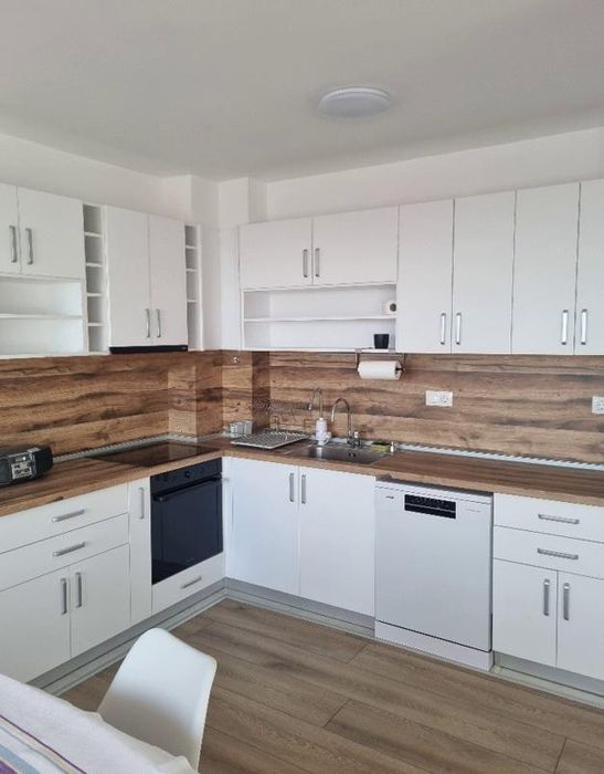 Дава се под наем Двустаен апартамент в Пловдив, Център - 80 кв.м за 500 € - Снимка #1