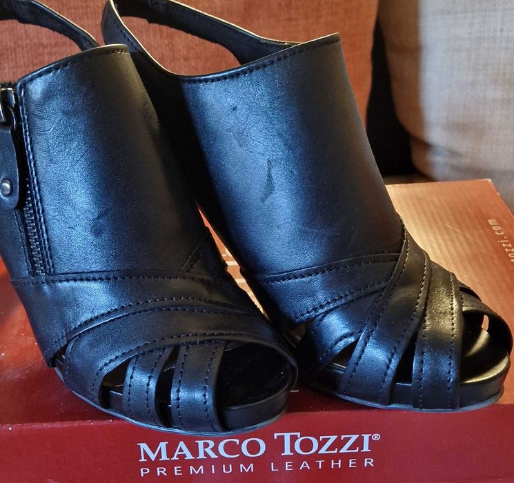 Дамски сандали Marco Tozzi , велур и  кожа  38 и 37 номер  по 30 лв.