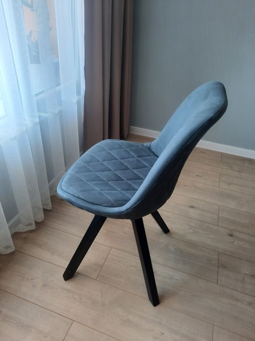 Трапезни столове