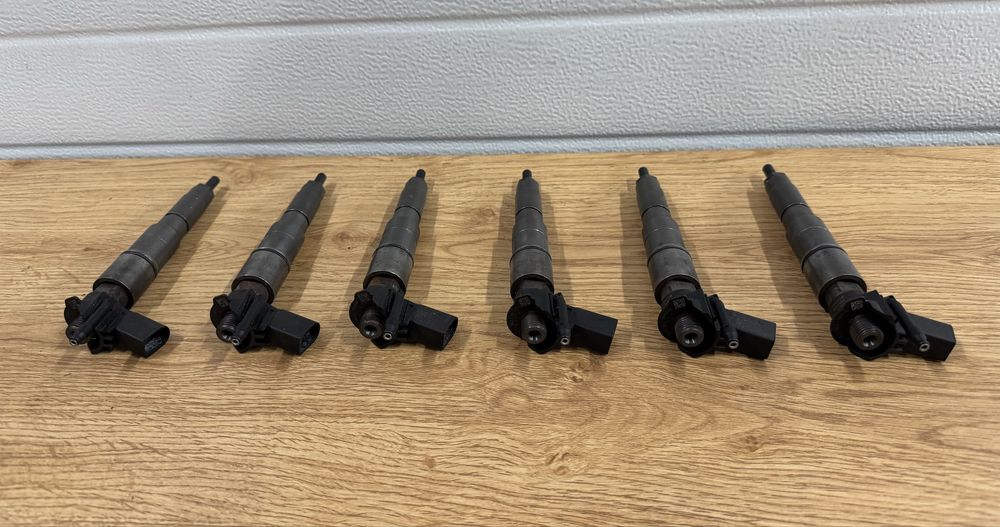 Продавам комплект 6 броя пиезо дюзи bmw за двигатели 3д м57 231к.с