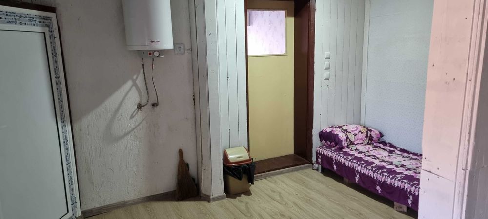 Продава се Етаж от къща в Разград, Освобождение - 75 кв.м за 1156 €/кв.м - Снимка #16