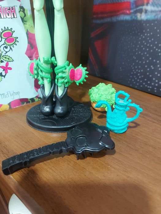 Продам куклу monster high