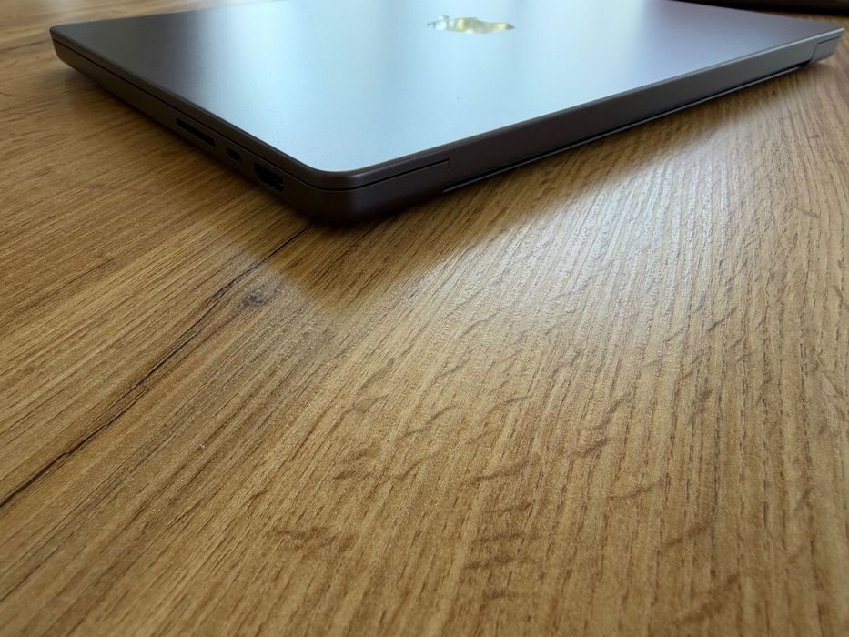 MacBook Pro 14" M4 10-CPU, 10-GPU, 16GB RAM, 512GB SSD
