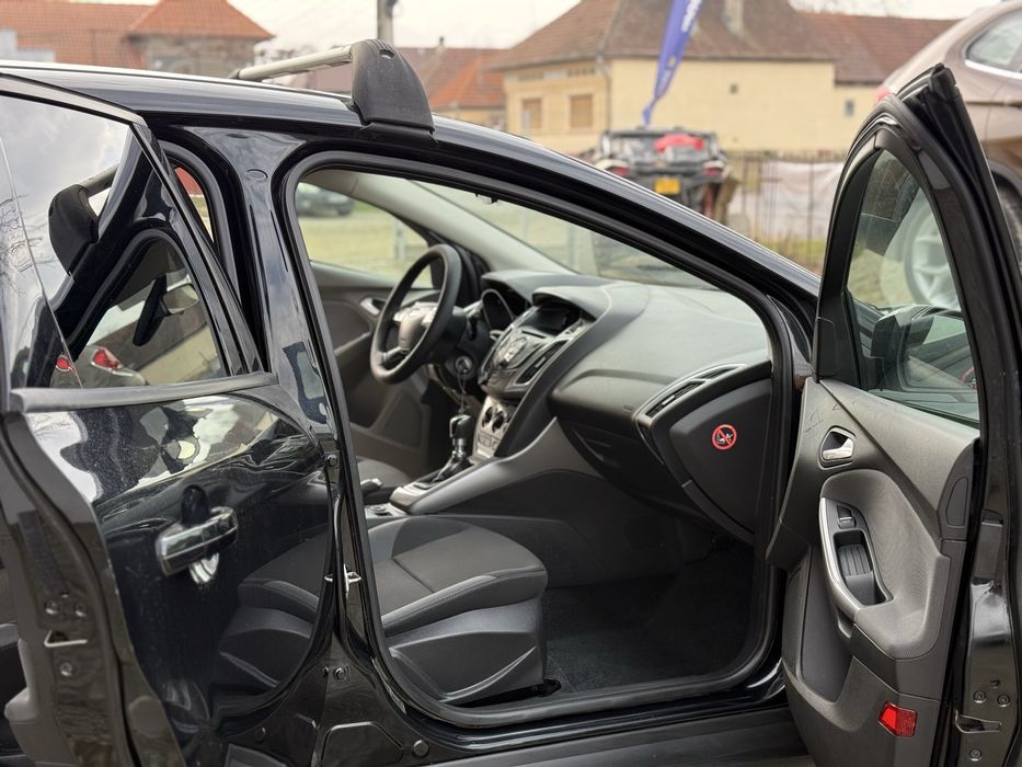 Ford Focus 11/2013 1.6 TDCi 95 CP Euro 5 SE POATE IN RATE