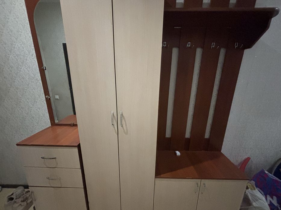 Продам прихожий комплект (прихожка)