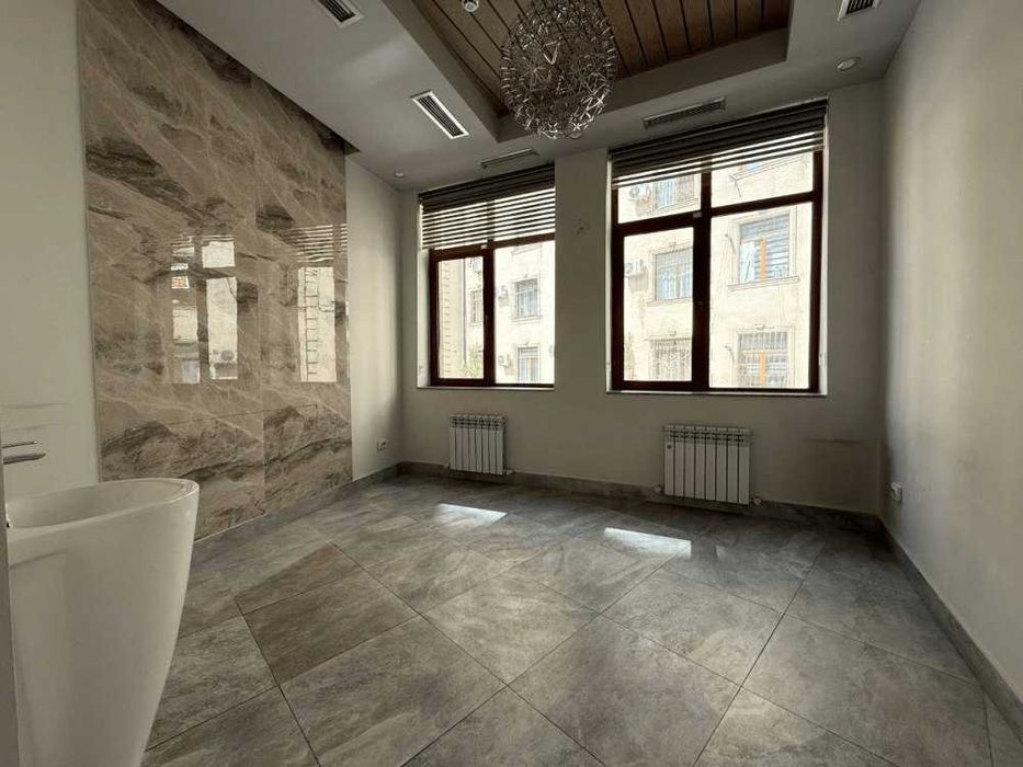 Улица Паркентская.Сдам в аренду отличный коммерческий обьект 330кв.м..