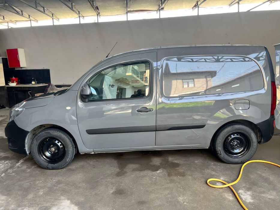 Продаю мерсадес бенс Ситан