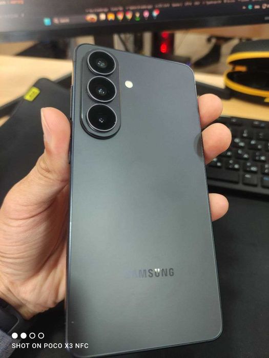 Samsung Galaxy S26 | 12/256 | qora