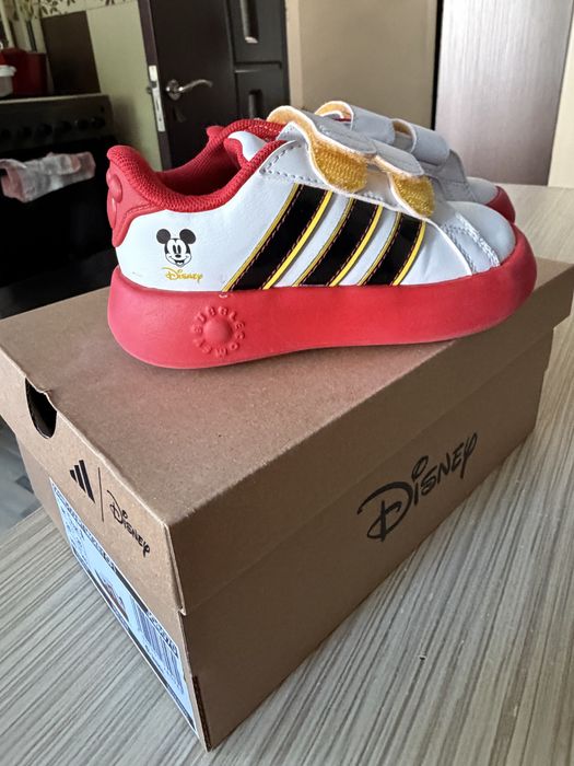 Adidas Disney 25