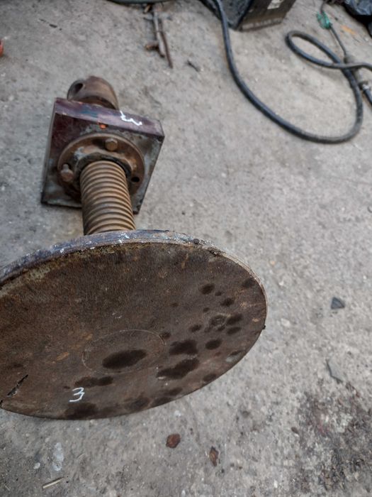 AX FILETAT , cu piulita ( filet patrat )