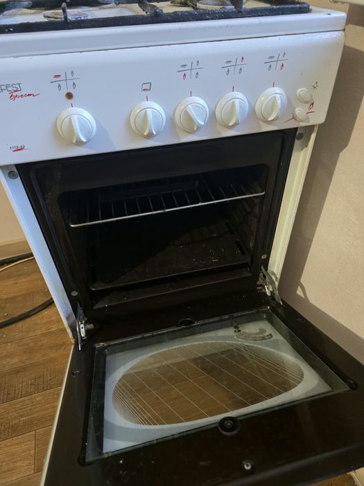 Отдам газовую плиту