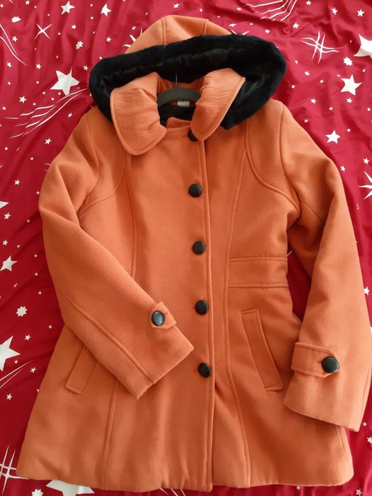 Vand palton dama. Marime 40. Stare excelenta. 2-3 purtari.