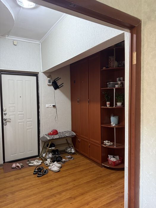 Продам шкаф для прихожей