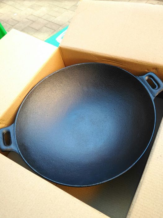 WOK din fontă 31 cm x 8 cm  Promo 99 lei