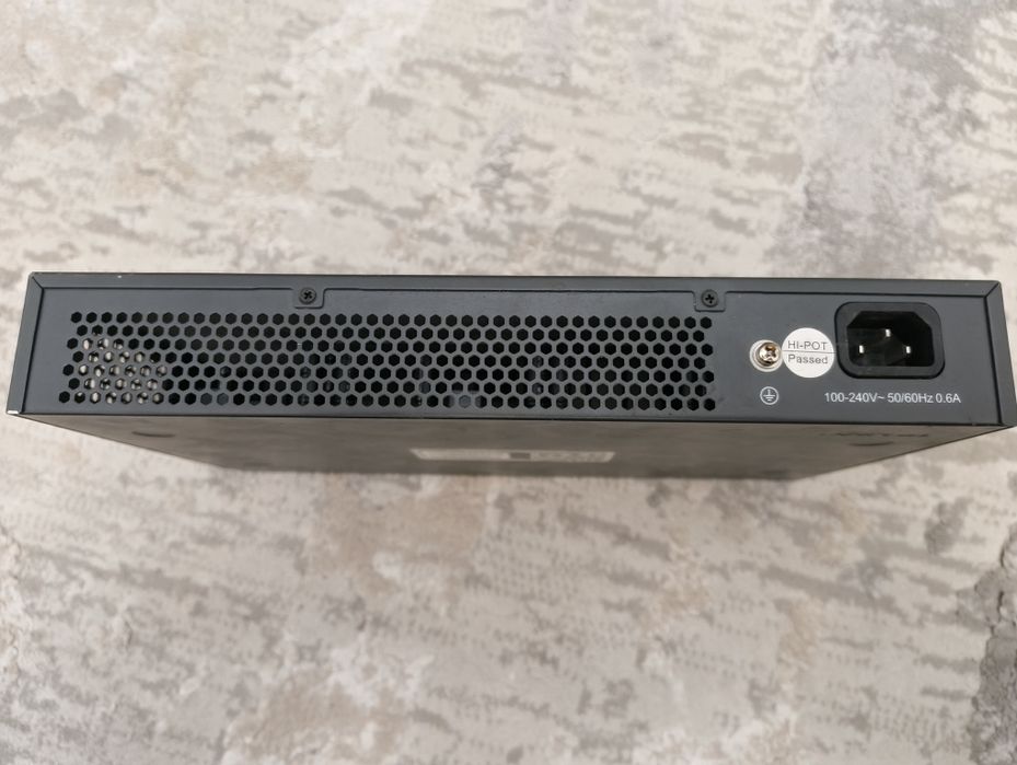 Switch TP-Link TL-SG1024DE – 24 Porturi Gigabit – Perfect Funcțional