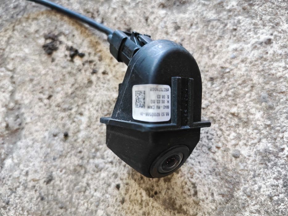 Камера за заден ход + кабел и модул, свалена от BMW F10, 2011 оригинал