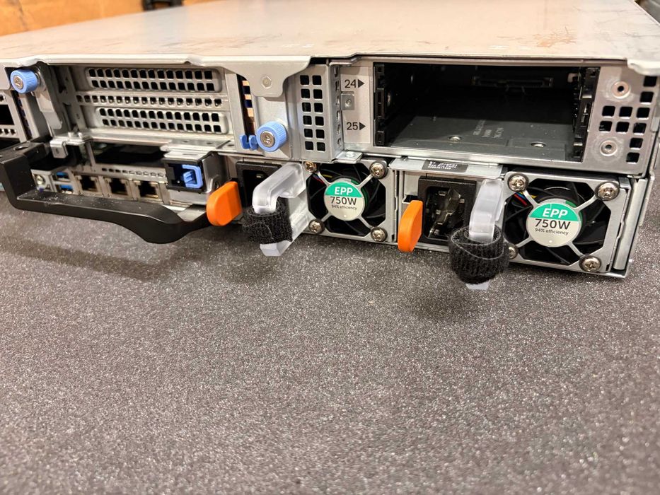Dell PowerEdge R740XD – 2x Xeon 6138, 16GB RAM, H730, iDRAC9 ENT, 4x1GbE, 2x750W сървър