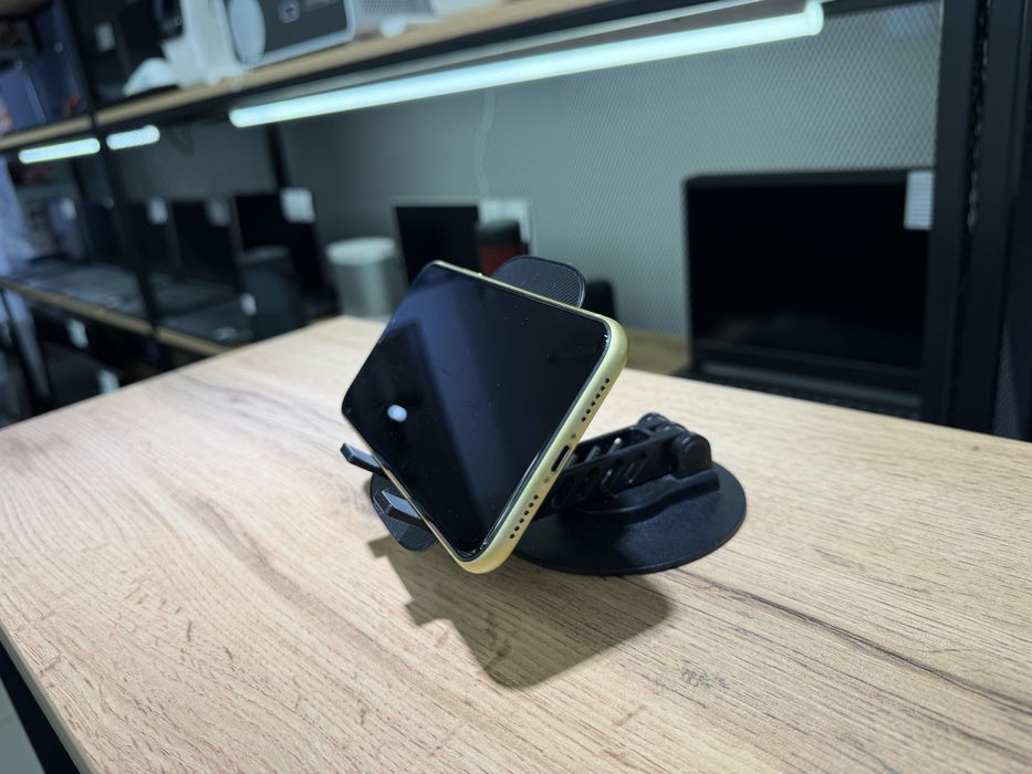 iPhone 11, 64 GB, желтый, АКБ74%, 2184/А10