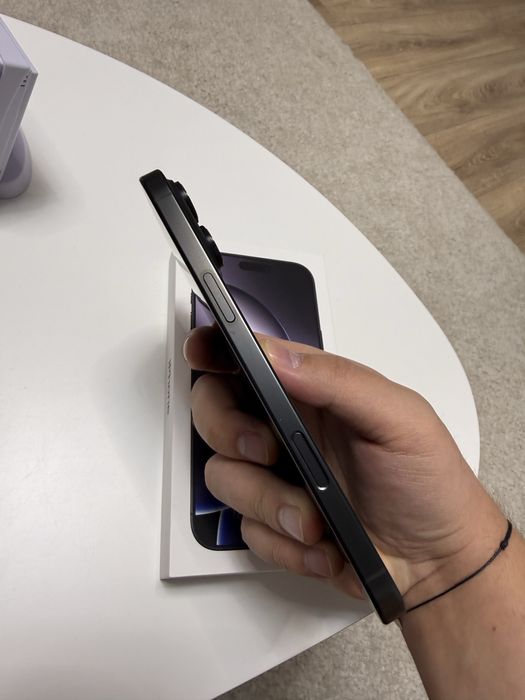 iPhone 16 Pro Max – 256 GB – 93% Baterie – iOS 18.7.2 – Full Box