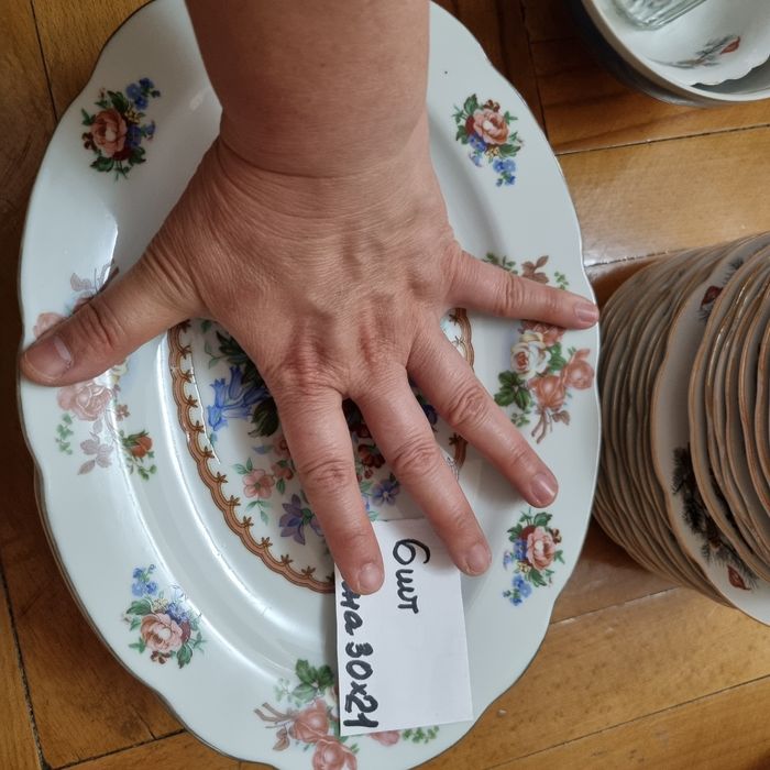 В 3 мик.Продаются тарелки,пиалки