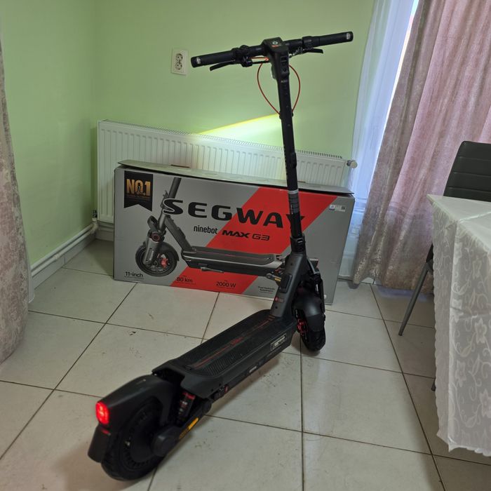 Vând trotinetă electrică Segway Ninebot Max G3